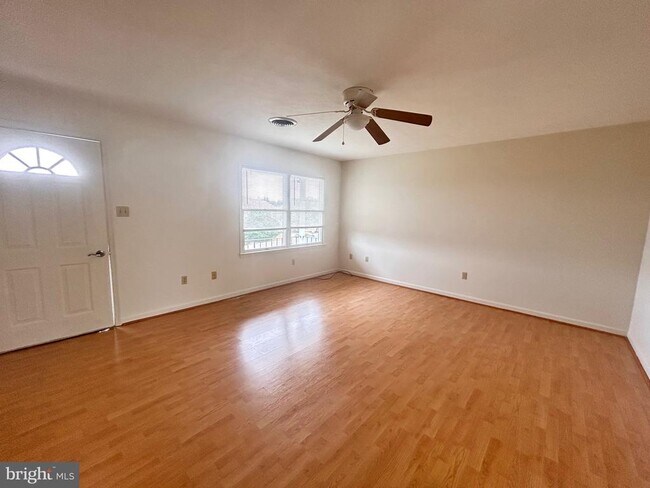 Building Photo - 200 Canyon Rd