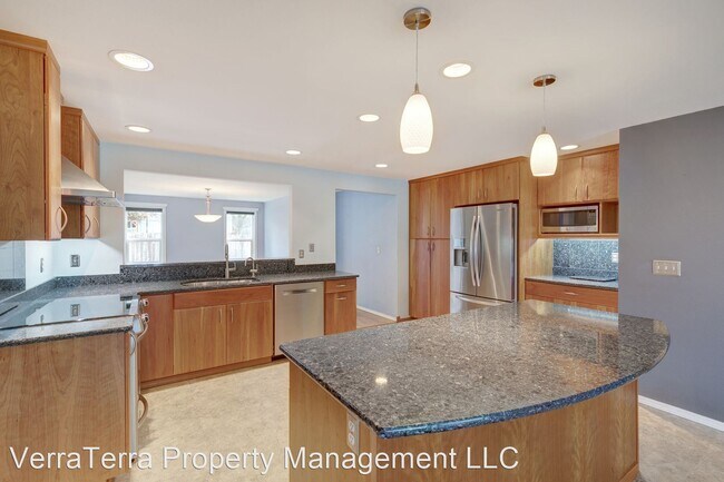 Building Photo - 3 br, 2.5 bath House - 14200 112th Ave NE