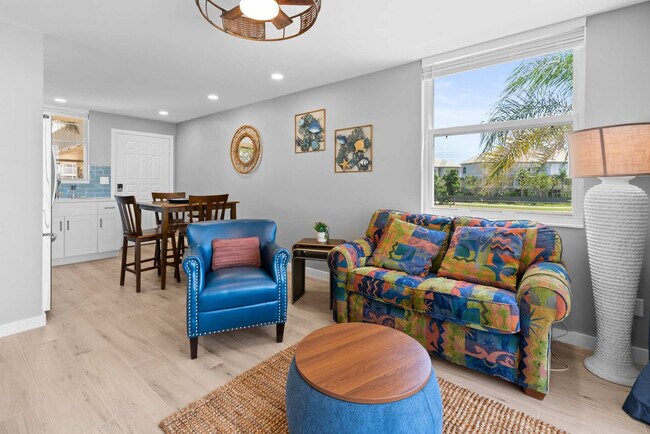 Foto del edificio - 5600 Bonita Beach Rd SW