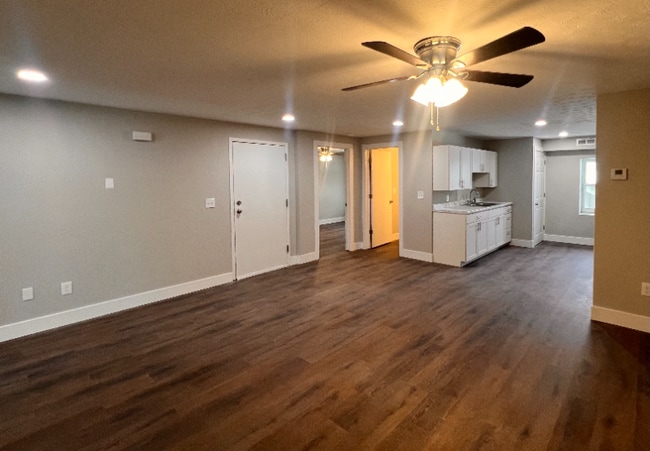 Photo - 110 Main St Apartment