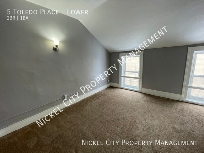 Foto del edificio - 5 Toledo Pl