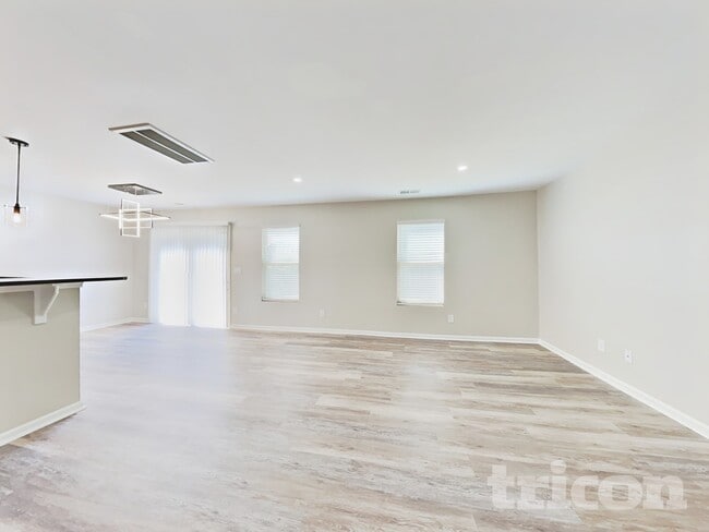 Building Photo - 3620 Ernie Dr