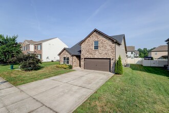Building Photo - 1008 Meadowview Ln