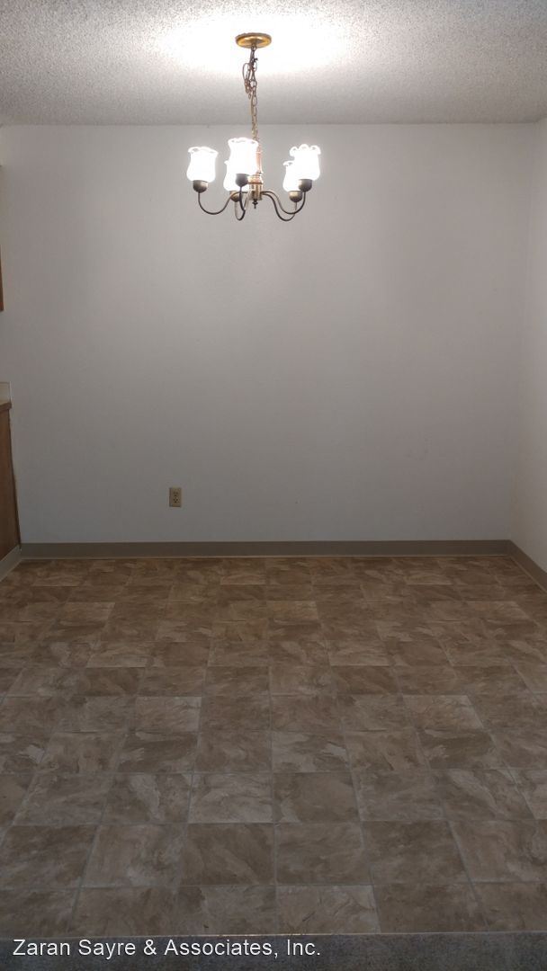 Building Photo - 218 Portland Ct SW