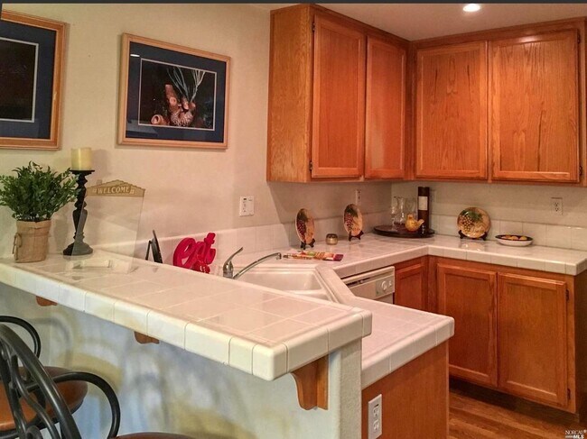 Foto del edificio - 1545 Monarch Pl