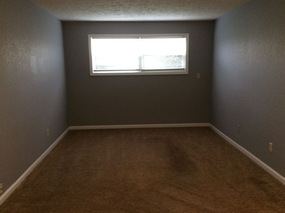 Primary Photo - 365 Elmwood Dr
