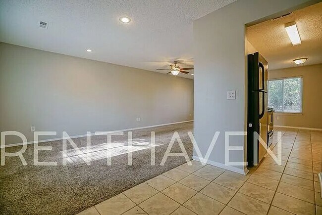 Foto del edificio - 421 Rockingham Rd