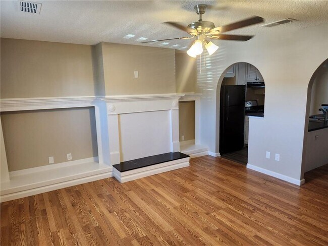 Building Photo - 4966 River Overlook Way