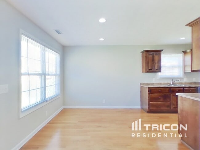 Building Photo - 325 Brandywine Ln