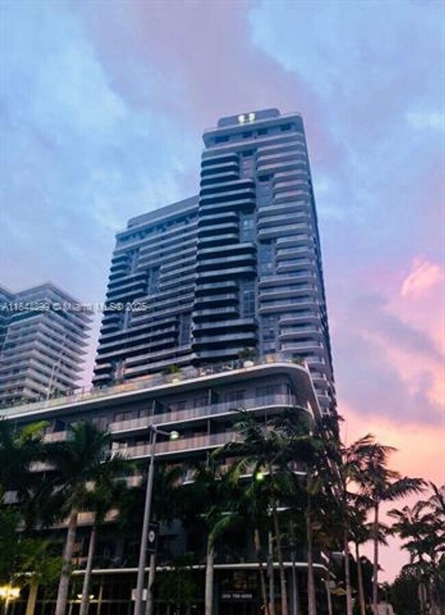 Foto del edificio - 121 NE 34th St