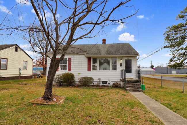 Building Photo - Cozy 2 Bed, 1 Bath Home in East Highland P...