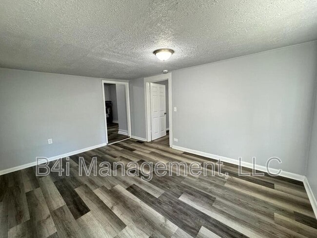 Building Photo - 1310 Forrest Ave