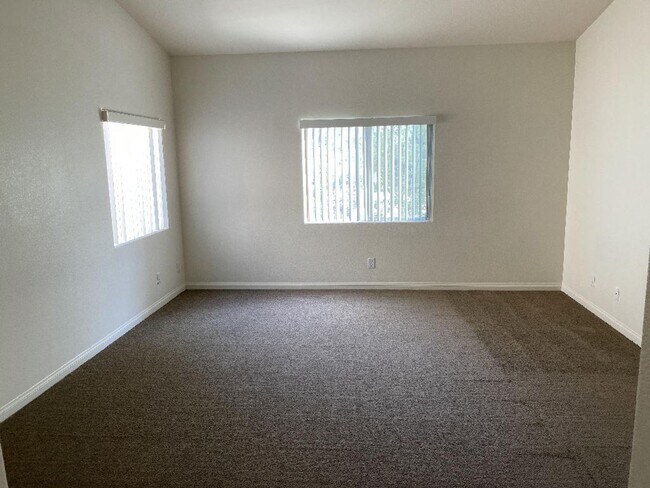 Foto del edificio - 857 Park Walk Ave