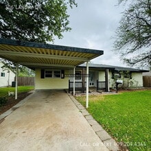 Building Photo - 306 Landry Dr