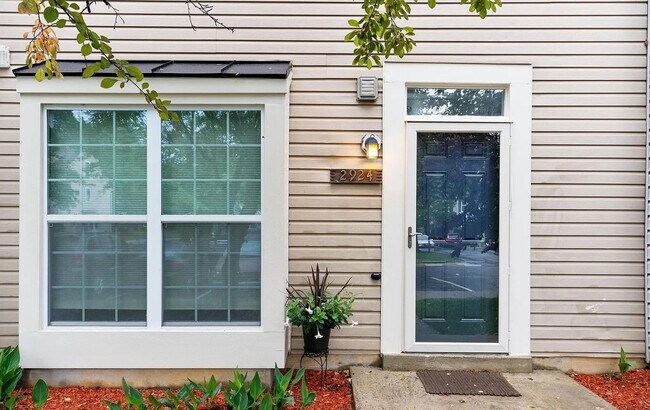 Foto del edificio - Lovely 3 BR/2.5 BA Townhome in Silver Spring!