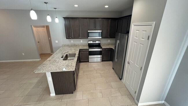 Foto del edificio - Incredible 3 Bedroom, 2 Bathroom Home in Palm Bay!!