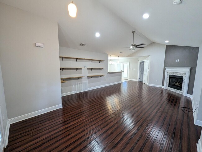 Foto del edificio - 8129 Segura St