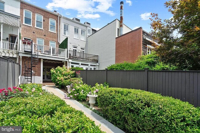 back - 1412 35th St NW