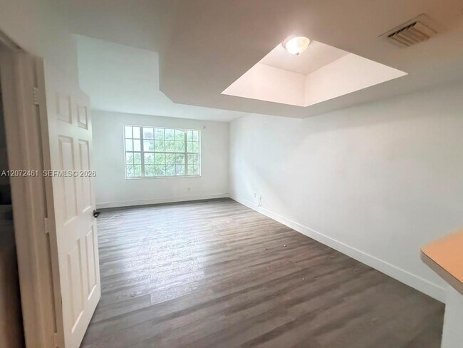Foto del edificio - 701 SW 148th Ave