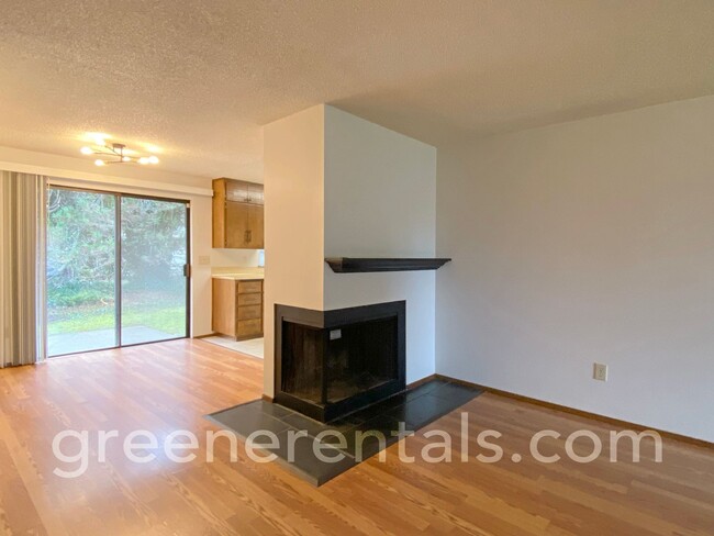 Foto del edificio - 2BR 1.5BA Duplex in Lacey