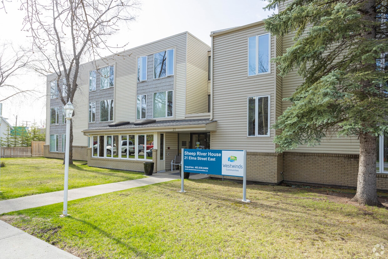 Building Photo - Sheep River House