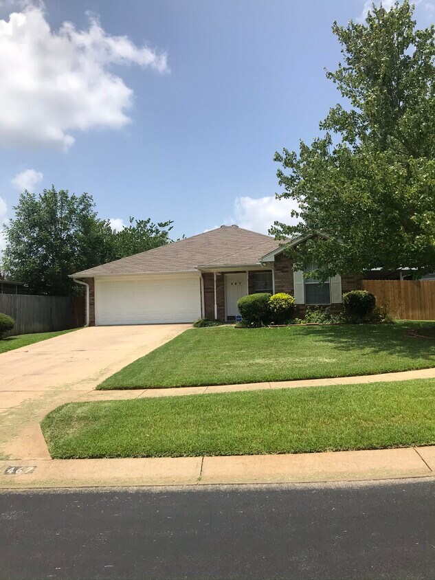 Foto principal - 467 Redbud Cir