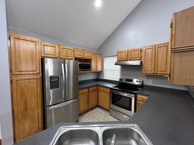 Building Photo - Great Condo for rent!