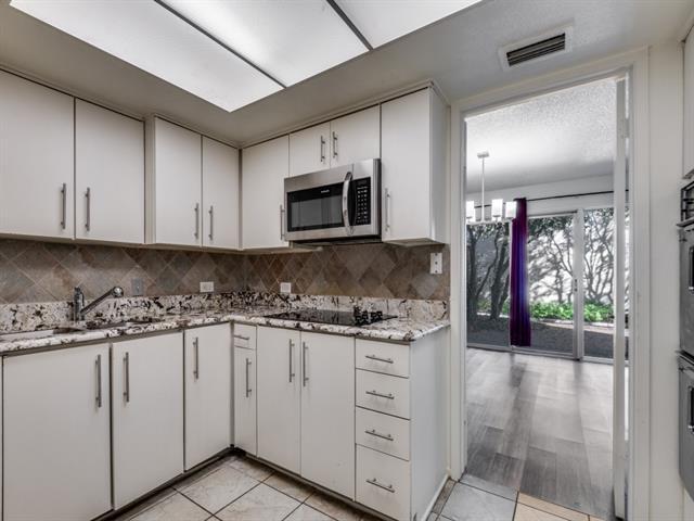 Building Photo - 1800 Navajo Pl