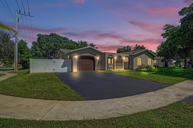 Foto del edificio - 6411 SW 6th St