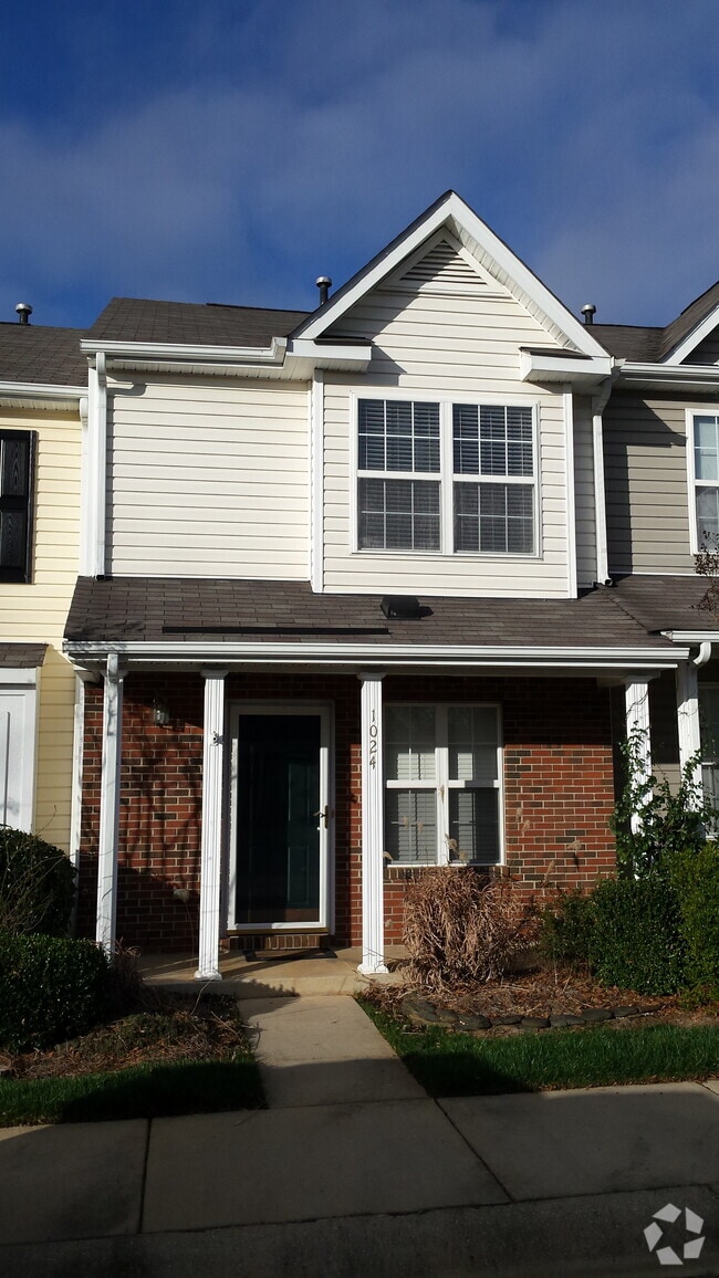 Building Photo - 1024 Oak Blossom Way