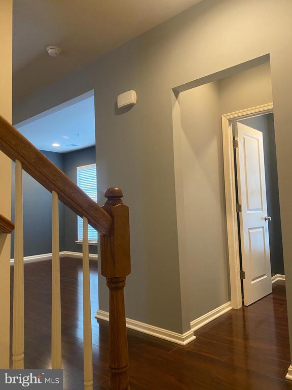 Building Photo - 8049 Crescent Park Dr