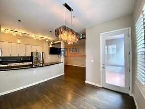 Building Photo - 1489 Steele St