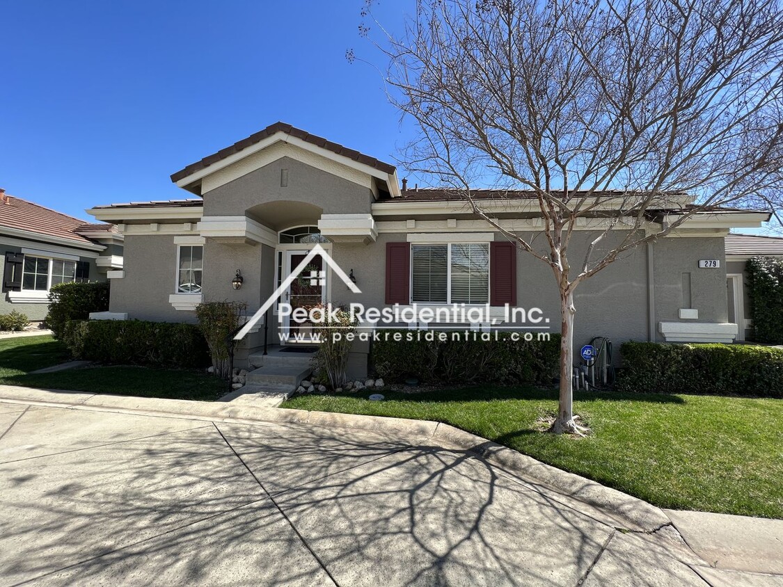 Foto principal - Updated 3bd/2ba Folsom Home in Gated Commu...