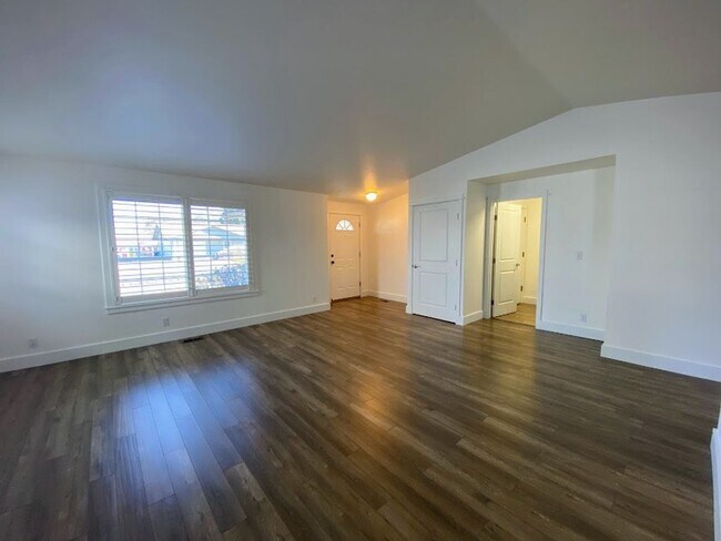 Building Photo - 3 br, 2 bath House - 1762 Labona Dr