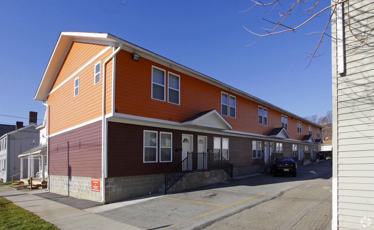 Tarbuck Commons I Apartments in California, PA