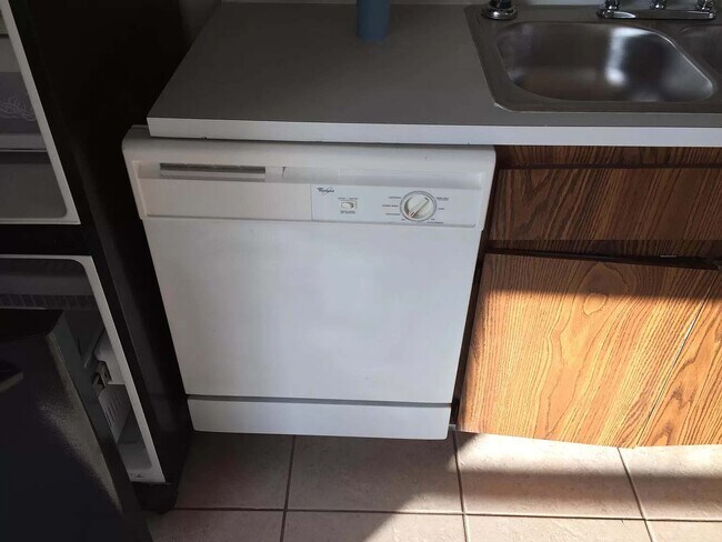 Building Photo - 5713 Cheyenne Dr