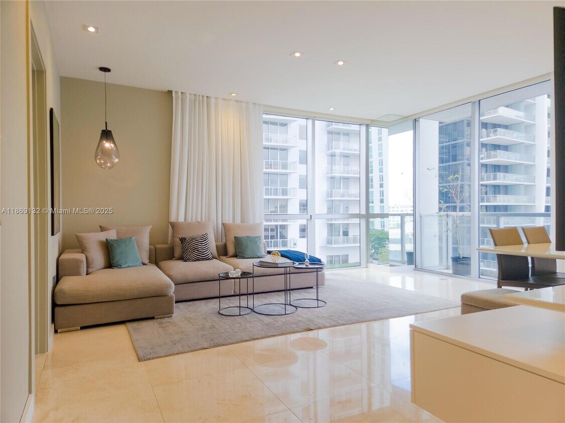Foto principal - 1060 Brickell Ave