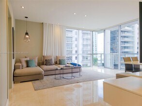 Building Photo - 1060 Brickell Ave
