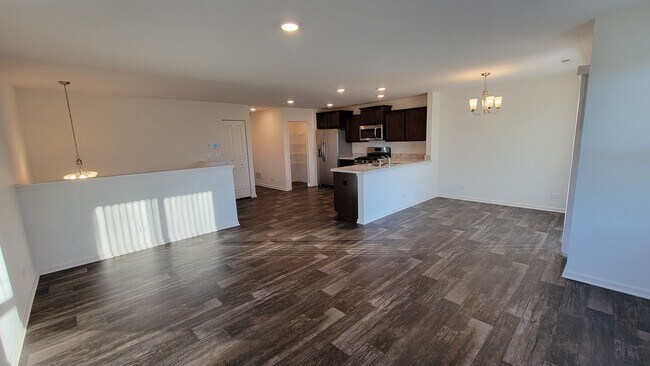 Building Photo - 142 Goldenrod Dr