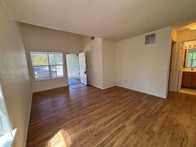 Building Photo - Rent Reduced! 3 Bedrooms, 2.5 Baths & a Layout Designed for Living
