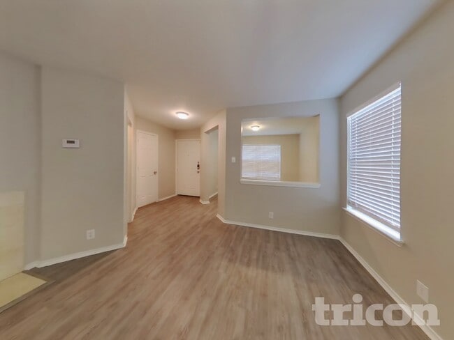 Building Photo - 3839 Cherokee Blvd