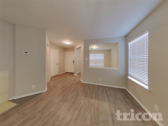 Foto del edificio - 3839 Cherokee Blvd