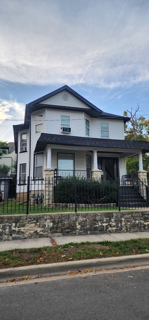 Foto del edificio - 1 S Cagwin Ave