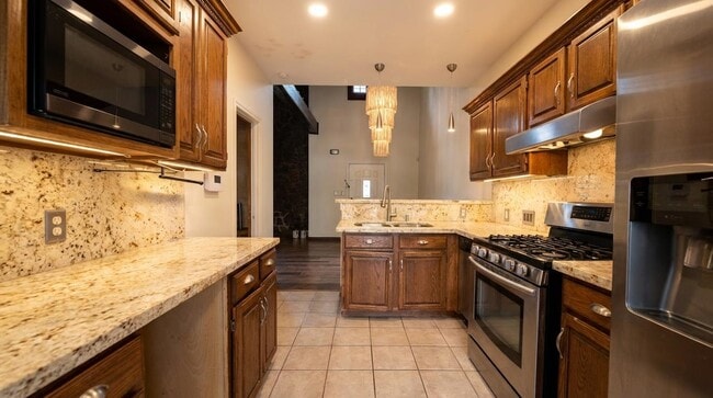 Building Photo - 2445 Monarch Dr