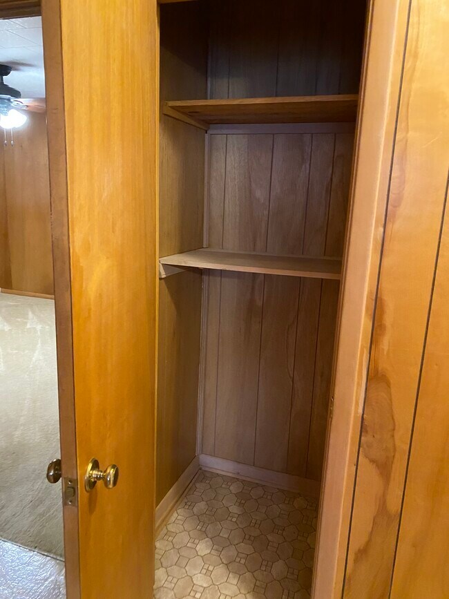 Building Photo - 108 S Beech St