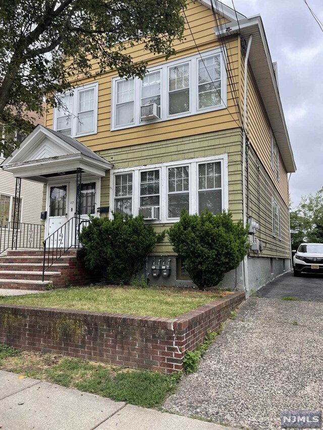 Foto del edificio - 103 Knapp Ave