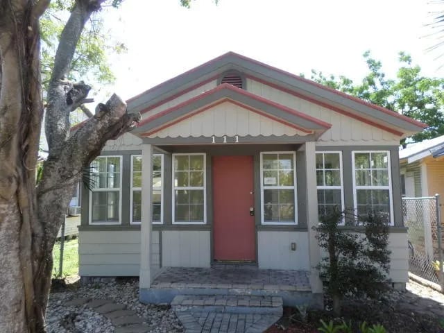 Primary Photo - 111 S J St