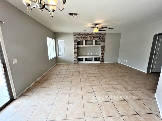 Building Photo - 10955 W Griswold Rd