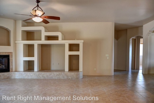 Foto del edificio - 4 br, 3.5 bath House - 13425 N. Trail Blazer