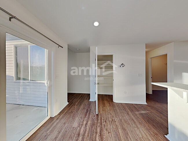Foto del edificio - 507 E Great Bear Street